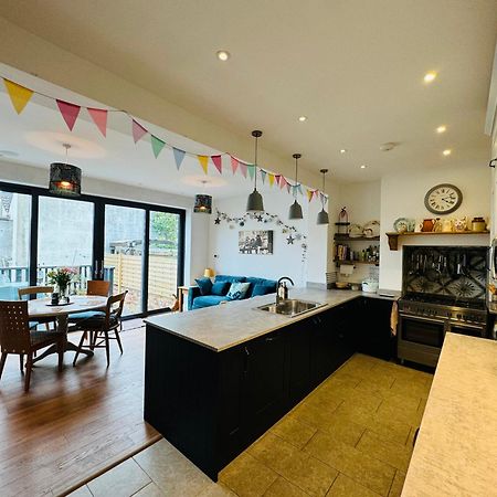 Modern & Vintage Inspired Home In Old Totterdown Bristol Exterior photo